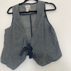 vintage stripe vest. Perfect layering piece.